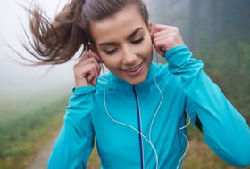 Upbeat music may make people more cooperative 